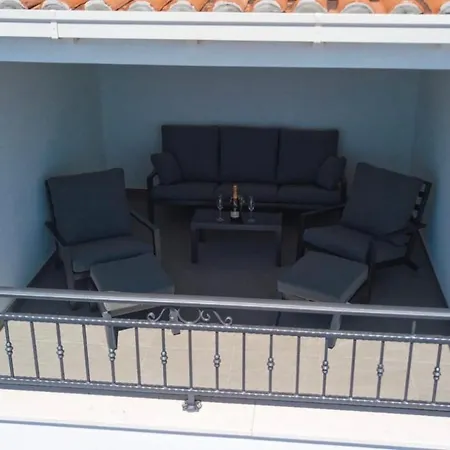 Apartmani Kika * Brela