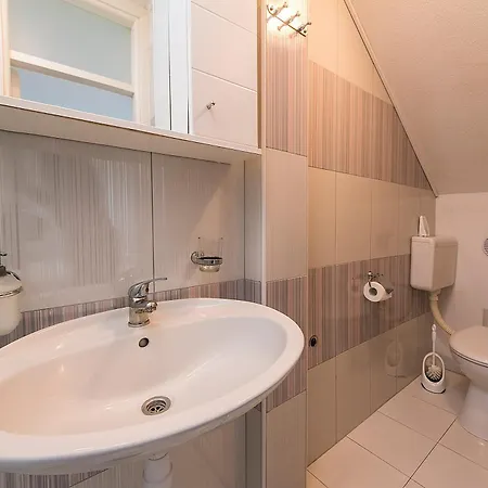 Apartmani Kika Apartman *