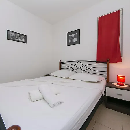 Apartmani Kika Brela