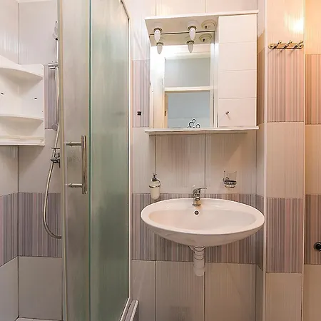 Apartmani Kika * Brela