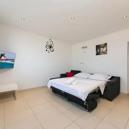 Apartmani Kika Apartman *